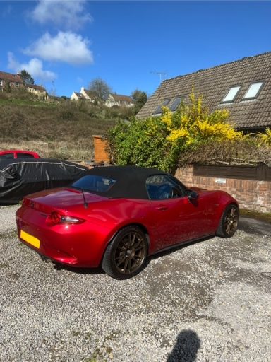 Clean Red Mx-5